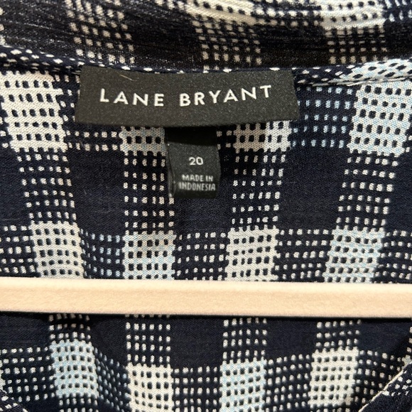 Pretty dark blue checked EUC Lane Bryant blouse, size 20 - Picture 3 of 3